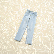 Load image into Gallery viewer, 002 Tuck Wide Jeans / SD (Pale Blue)
