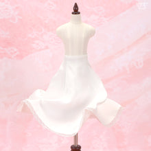 Load image into Gallery viewer, Versatile inner skirt (white, medium length)[PreOrder]
