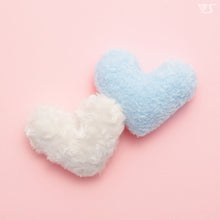 Load image into Gallery viewer, Heart Cushion Set (White &amp; Blue)[PreOrder]
