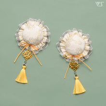 Load image into Gallery viewer, Bun hair clip (white x gold)[PreOrder]
