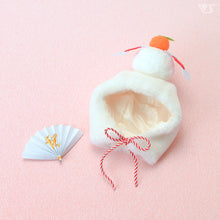 Load image into Gallery viewer, Kagami Mochi Cap &amp; Folding Fan Set [PreOrder]
