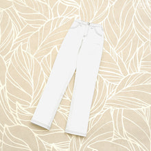 Load image into Gallery viewer, 002 Tuck Wide Jeans / DD (White)
