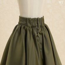 Load image into Gallery viewer, Classical Flare Skirt (Moss Green)[PreOrder]
