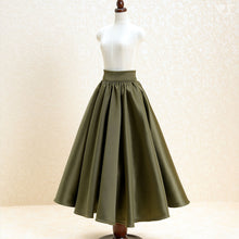 Load image into Gallery viewer, Classical Flare Skirt (Moss Green)[PreOrder]
